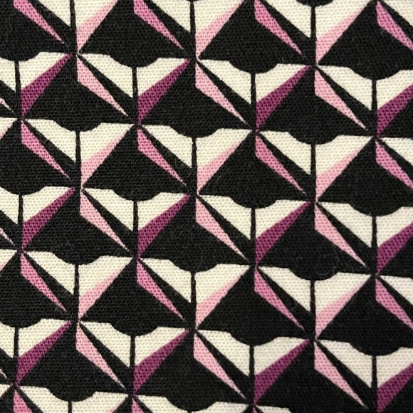 White House Black Market Size 2 Short Black and Pink Geometric Pattern Shorts - Picture 7 of 7